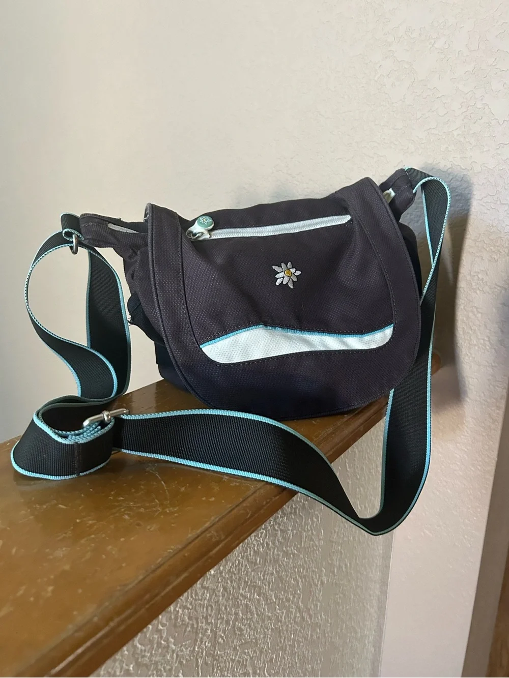 Sherpani Brown Crossbody Shoulder Bag with Teal and White Trim With Wallet